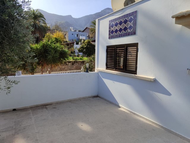 Kyrenia Ozanköy, Villa with Large Garden, Private Pool, 2 Separate Entrances