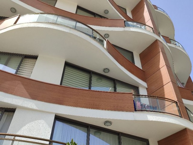 2+1 spacious penthouse for sale in Kyrenia Center Akacan Site