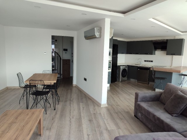 2+1 spacious penthouse for sale in Kyrenia Center Akacan Site