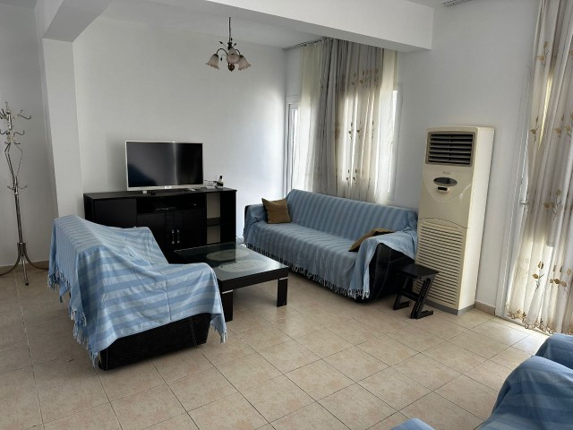 4+1 Penthouse for rent in Kyrenia Center, right behind Karakum Grand Pasha Hotel