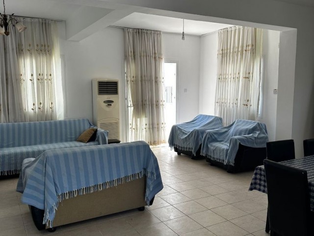 4+1 Penthouse zur Miete im Kyrenia Center, direkt hinter dem Karakum Grand Pasha Hotel