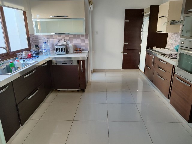 Girne Merkez, 3+1 Dublex Penthouse, Yeni Liman Yolu, Lord Palace Yanında