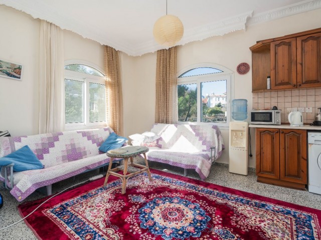 Girne Alsancak Satılık 7+2 Villa