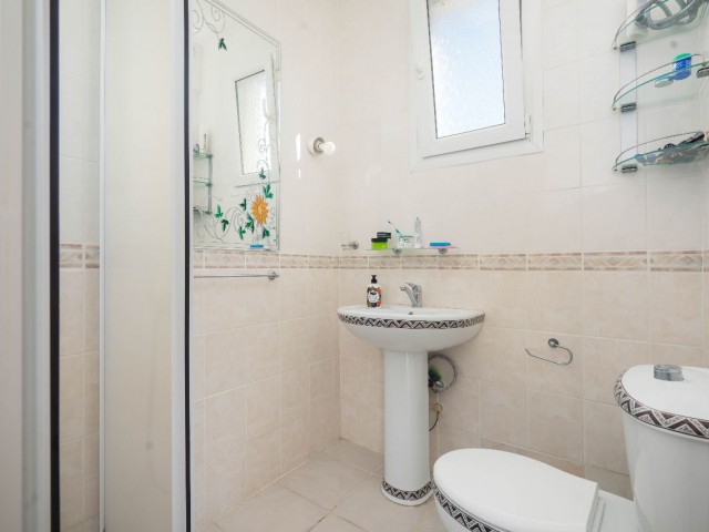 Girne Alsancak Satılık 7+2 Villa