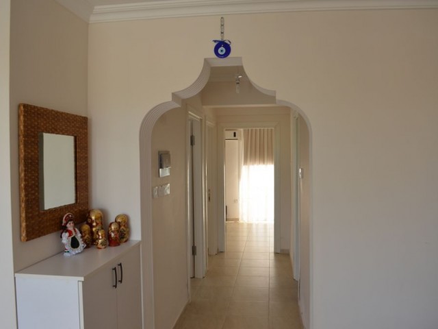 Flat To Rent in Alsancak, Kyrenia