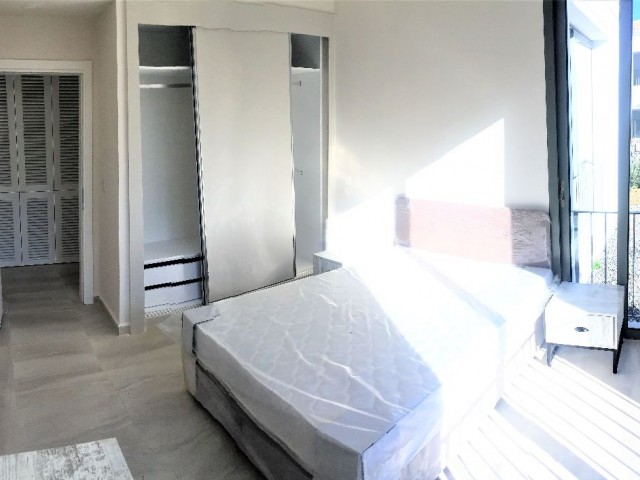 Alsancak Town Houses'da Bahçe katı Kiralık Daire !