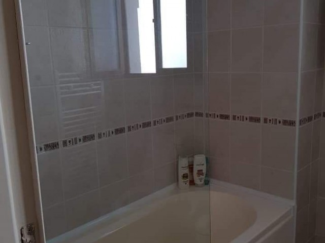 SATILIK  Villa  170.000 sterlin.  Girne Doģankoyde Esdeģer  290 metrekare  3 katlı  3+1 unsuite  2 mutfak 2 banyo 3 wc Deniz manzarali çok büyük teras.  Oto park mevcut  510 metrekare bahçe icindeki villamiz satılıktir. Îletişim 0533 8422526 Münübe Karaosmanoglu