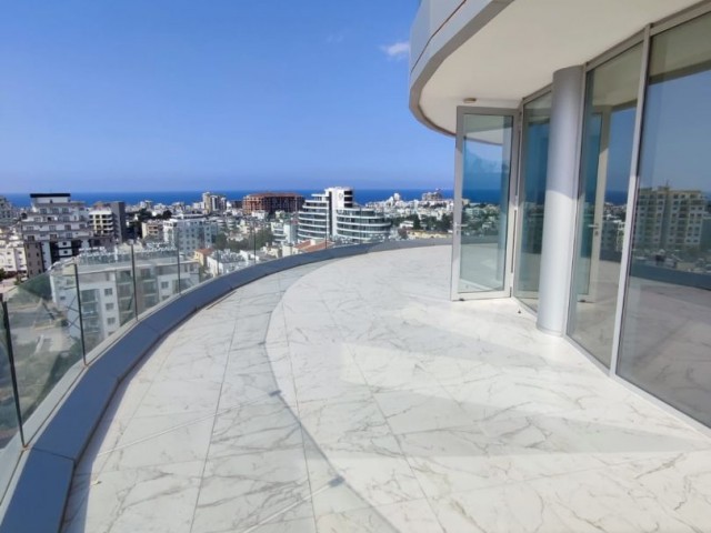 LUXURY 2+1 PENTHOUSE IN GIRNE CENTER WITH PRIVATE UNDERGROUND PARKING AREA  AND SEA VIEW