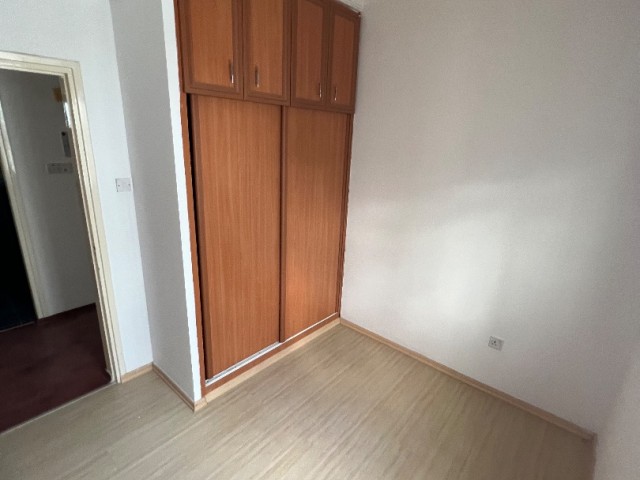 GİRNE MERKEZ SATILIK BÜYÜK 3+2 DAİRE