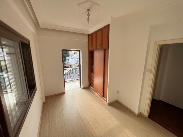 GİRNE MERKEZ SATILIK BÜYÜK 3+2 DAİRE