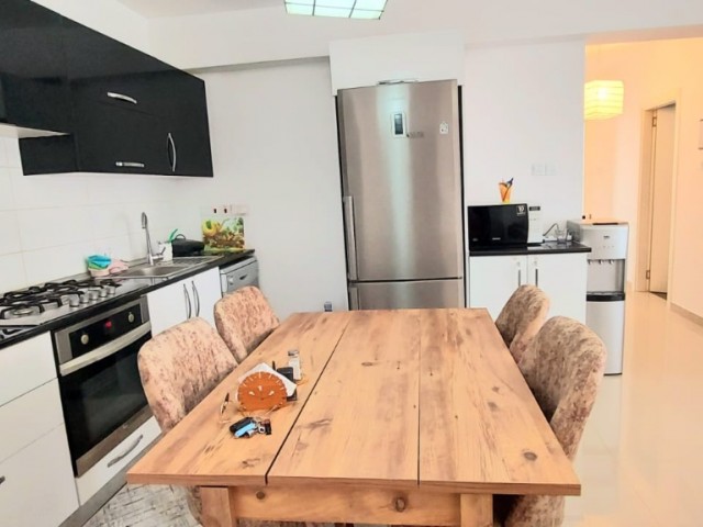 Flat For Sale in Yukarı Girne, Kyrenia