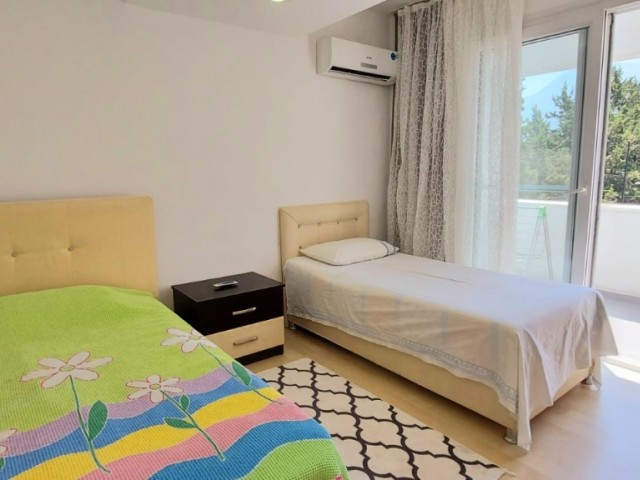 Flat For Sale in Yukarı Girne, Kyrenia