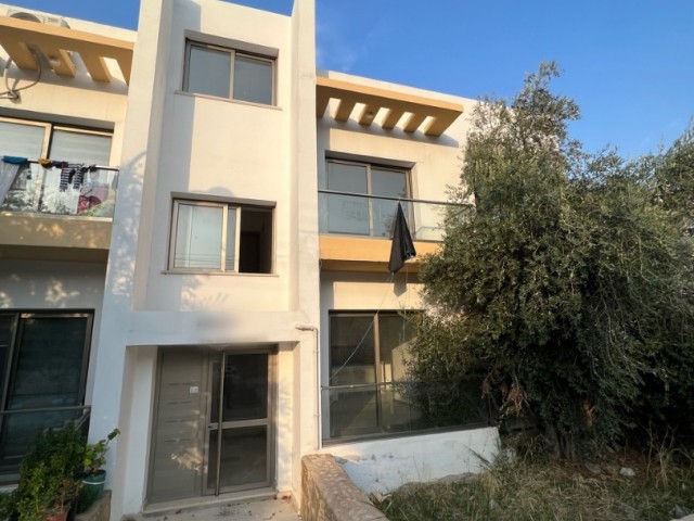 Flat For Sale in Zeytinlik, Kyrenia