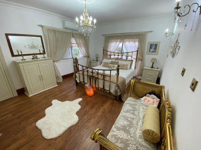 SATILIK DENIZ MANZARALI LUX VILLA