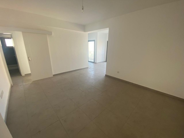 NEUE 2+1 WOHNUNG IM ZENTRUM VON FAMAGUSTA ZU VERKAUFEN