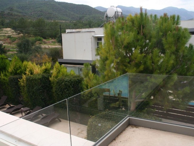 Villa with a Dazzling Private Pool in Edremit with its Garden!