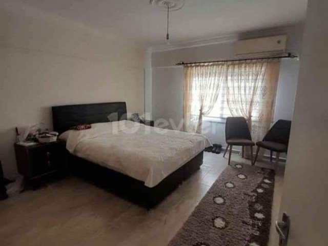 Girne de 2+2 SATILIK DAİRE 