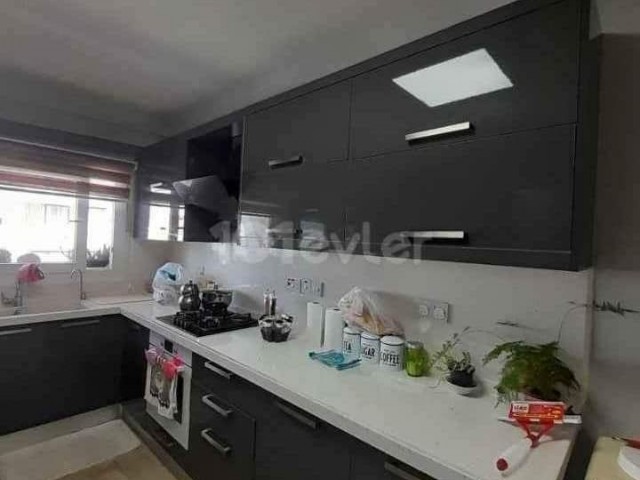 2+2 WOHNUNG ZU VERKAUFEN in Kyrenia