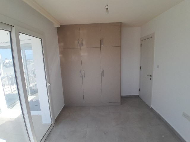 2+1 PENTHOUSE ZU VERKAUFEN MIT BERG- UND MEERBLICK IM ZENTRUM VON KYRENIA