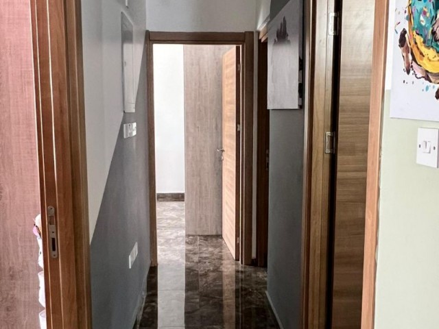 GİRNE MERKEZDE ORTAK HAVUZLU LÜKS 3+1 SATILIK DAİRE