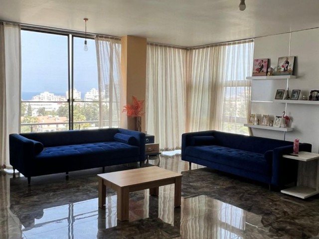 GİRNE MERKEZDE ORTAK HAVUZLU LÜKS 3+1 SATILIK DAİRE