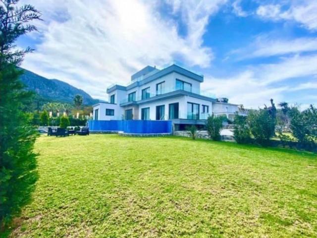 Alsancak-Girne Ultra-Luxus-Villa zu verkaufen