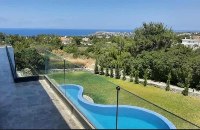 Alsancak-Girne Ultra Lüks Satılık Villa