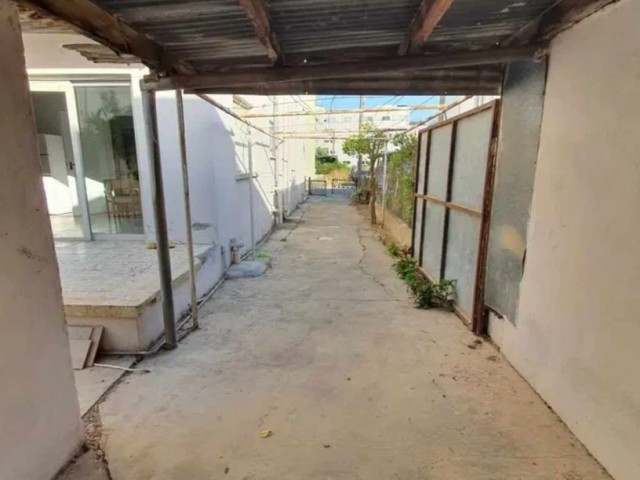 4+1 detached house for sale in Famagusta center