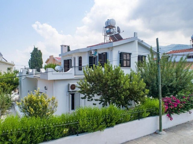 Villa in a magnificent garden within walking distance to the sea in Girne Karaoğlanoğlu