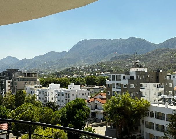 Verkauf 2+1 mit Möbeln und Geräten mit herrlichem Blick auf das Meer und die Berge