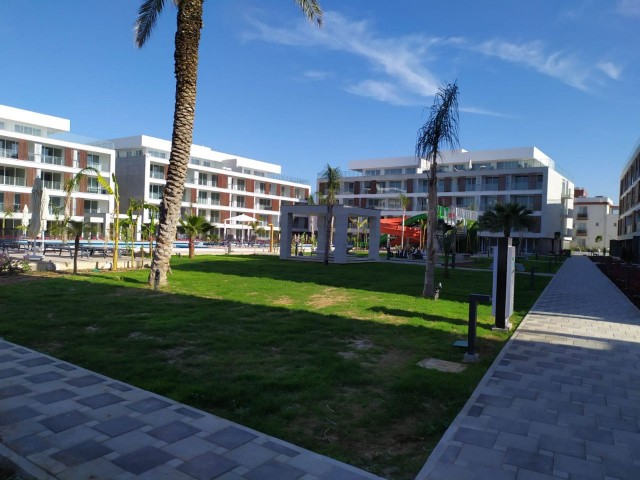 Courtyard (Long Beach)'da mobilya ve ev aletleriyle birlikte satılık lüks 2+1 daire