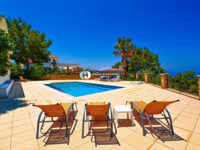 Sole agency * Exquisite 3 Bedroom Villa with Private Swimming Pool in Esentepe