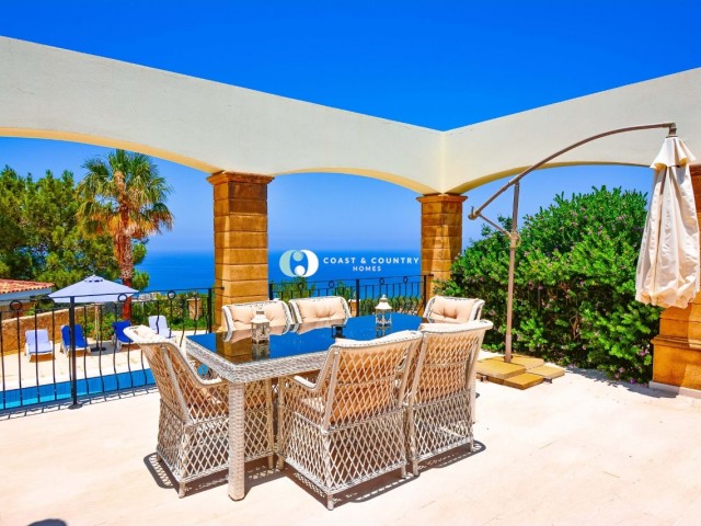 Sole agency * Exquisite 3 Bedroom Villa with Private Swimming Pool in Esentepe