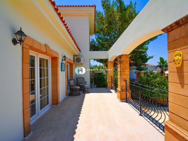 Sole agency * Exquisite 3 Bedroom Villa with Private Swimming Pool in Esentepe