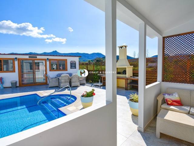 Sole agency* 3 Bedroom Detached Resale Villa *Private Pool * Mountain Views