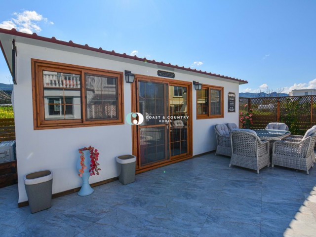 Sole agency* 3 Bedroom Detached Resale Villa *Private Pool * Mountain Views