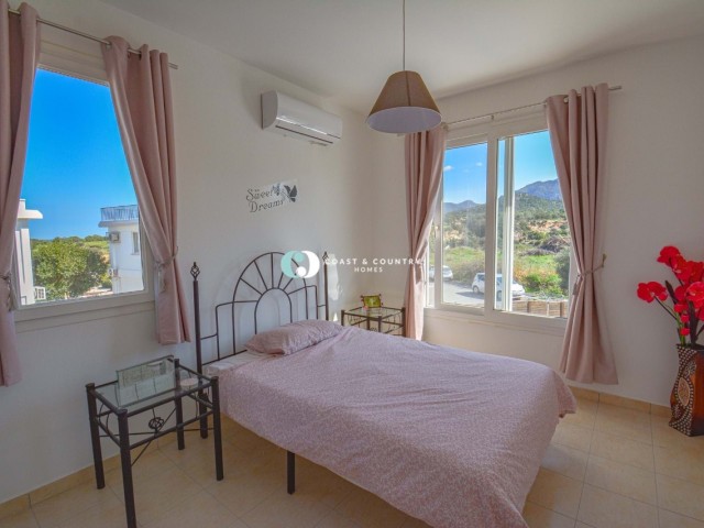 Sole agency* 3 Bedroom Detached Resale Villa *Private Pool * Mountain Views