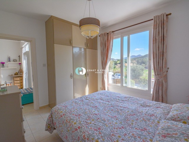 Sole agency* 3 Bedroom Detached Resale Villa *Private Pool * Mountain Views