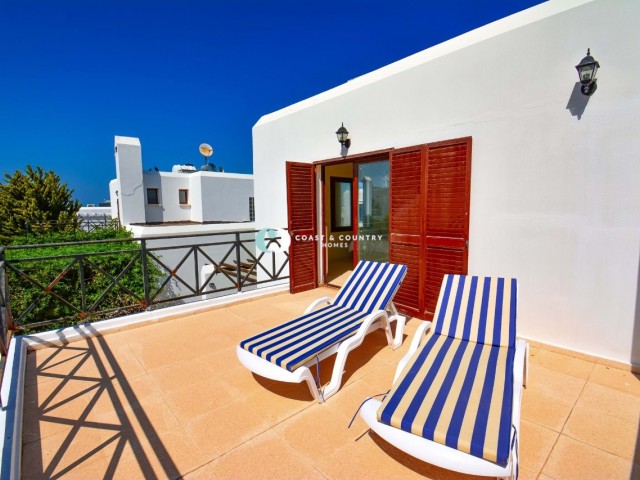 Sole agency * Fabulous 4 bedroom detached villa on popular development