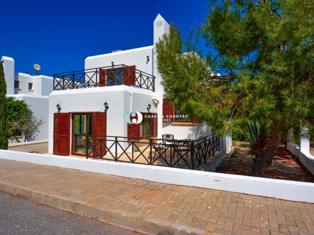 Sole agency * Fabulous 4 bedroom detached villa on popular development