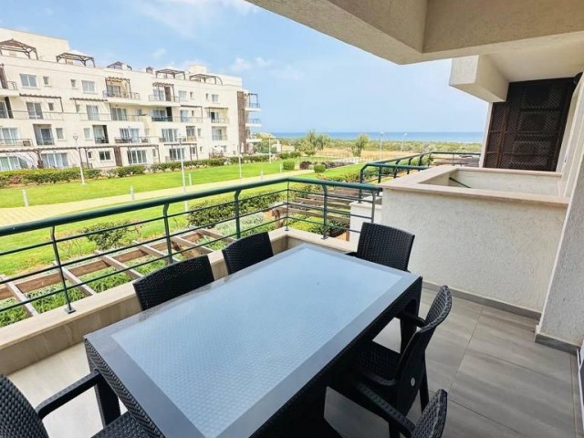 3+1 Flat for sale in Bafra with a private beach with magnificent sea view !!!