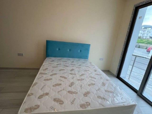 **ALSANCAK'TA SIFIR BİNA YENİ EŞYALI KİRALIK 2+1 DAİRE** 