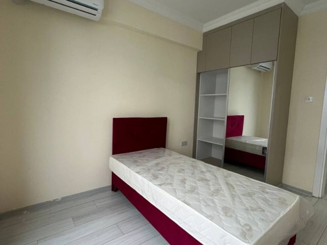 **ALSANCAK'TA SIFIR BİNA YENİ EŞYALI KİRALIK 2+1 DAİRE** 