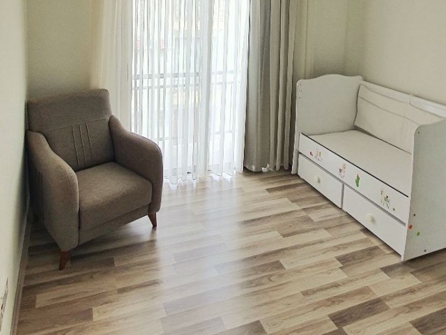 ***LAPTA'DA HAVUZLU SİTEDE MUHTEŞEM MANZARALI FULL EŞYALI SATILIK 2+1 DAİRE***