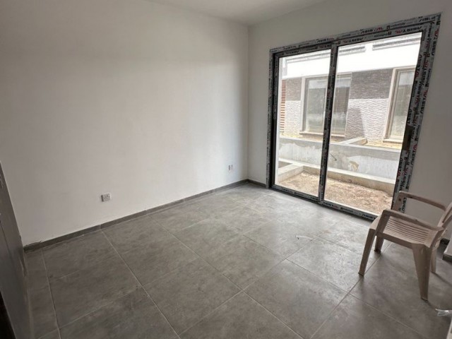 ***NEUE LUXUSWOHNUNG MIT 2 SCHLAFZIMMERN IN ALSANCAK ZU VERKAUFEN***