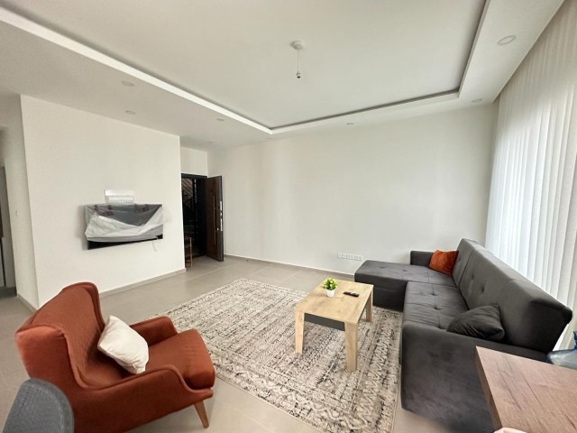 ***2-ZIMMER-WOHNUNG ZU VERMIETEN IN EINEM KOMPLEX MIT POOL, GYM, POOL***