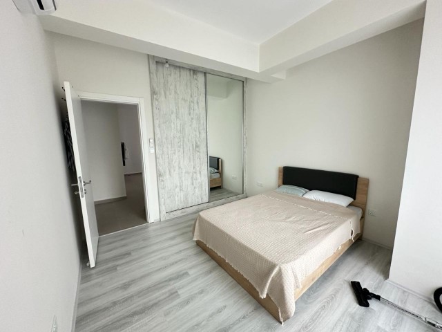 ***2-ZIMMER-WOHNUNG ZU VERMIETEN IN EINEM KOMPLEX MIT POOL, GYM, POOL***