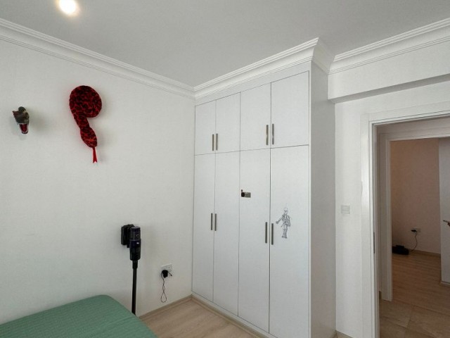 ***FULLY FURNISHED 3 BEDROOM FLAT FOR SALE IN ALSANCAK WITH POOL, WALKING DISTANCE TO THE BEACH, MARKETS AND SCHOOLS***