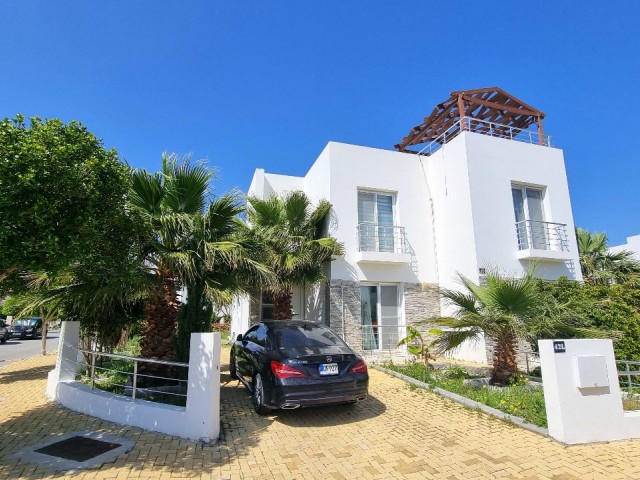 SEMI-DETACHED 3 BED LUXURY  VILLA BY THE BEACH