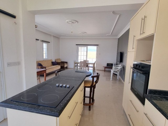 MODERN 4 BEDROOM DETACHED VILLA WITH GOOD SIZE GARDEN 